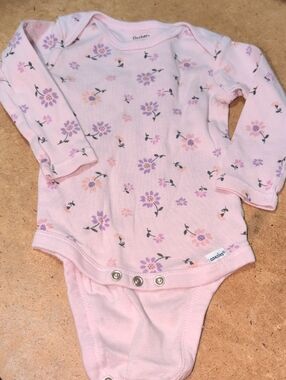 ❤️‍🔥10/$10❤️‍🔥 Baby Gerber Light Pink Floral Long Sleeve Onesie Size 3-6M